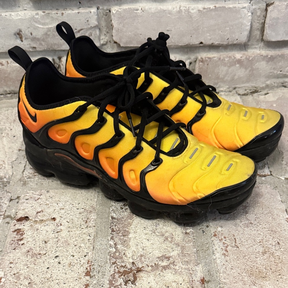 Mens Nike Air VaporMax Plus in Vibrant Yellow and Black size 11.5